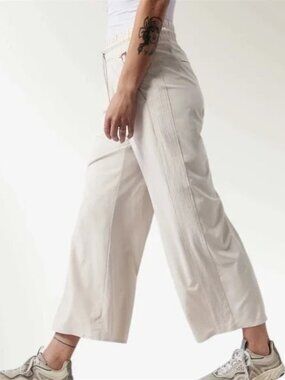 ATHLETA  Avenue Wide Leg Elastic Waist Crop Pants Size 10 Tall in Light Beige